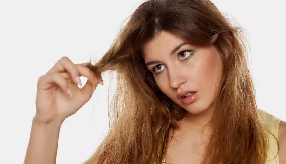 How to Manage Frizzy Hair