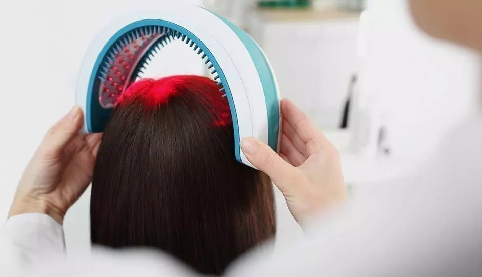 How Red Light Therapy Helps with Healthy Hair Growth